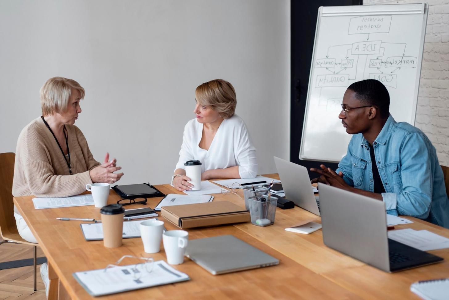 Gruppenarbeit während eines Storytelling-Workshops